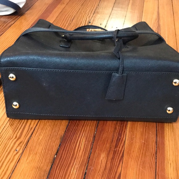 Michael Kors Black Tote in EUC - Picture 8 of 8